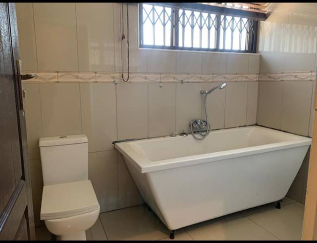 3 bed property to rent in SILVERTON